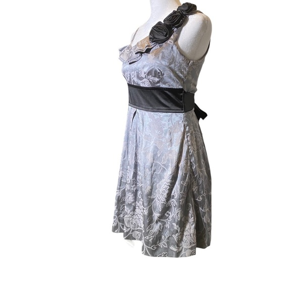 Speechless size 5 gray silver brocade ruffles rosettes prom formal events dress - Picture 2 of 15